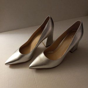 Marc Fisher LTD Silver metallic Leather pump sz8.5M